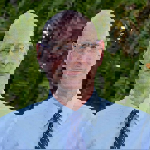 6334 20230306 102342 Headshot