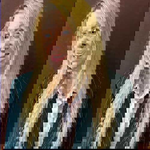 6778 20230920 082749 Headshot