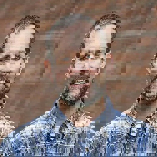 6347 20230306 120608 Mike Portrait